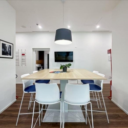 Office accomodations to rent in Milan