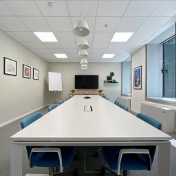 Offices at Via Giovanni Porzio, 4, Isola B2