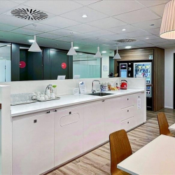 Office spaces to let in Milan
