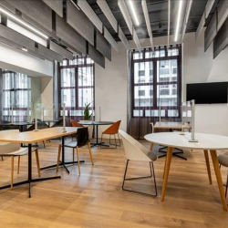 Office suites in central Milan