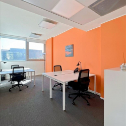 Office accomodation to lease in Milan