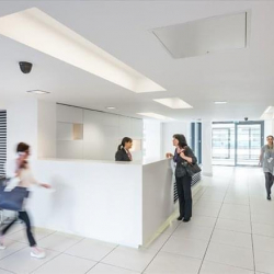 Office suites to let in Sale
