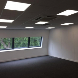 Serviced office to lease in Crawley