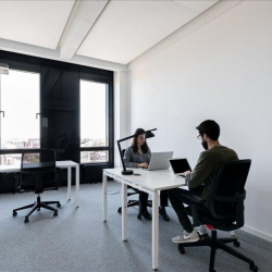 Office accomodation to lease in Hamburg