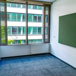 Offices at Zirkusweg 1