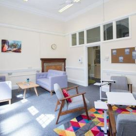 Earl Street. Click for details.