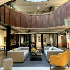 Executive office to let in Berlin. Click for details.
