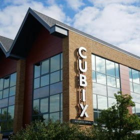 Interior of 5 Oaks Court, Warwick Road. Click for details.