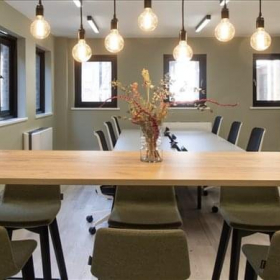 Image of London office suite. Click for details.