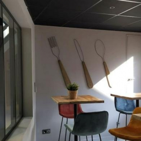 Executive office centre to lease in Marseille. Click for details.
