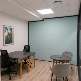 Image of Villeneuve-d'Ascq office suite. Click for details.