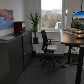 Offices at 4, Hartlebengasse. Click for details.