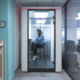 Offices at 41, Quai Fulchiron. Click for details.