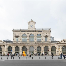 Offices at Place de la gare. Click for details.