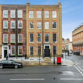 Executive office in London. Click for details.