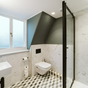 Image of London executive suite. Click for details.