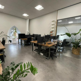 16, Oakfield Road, Clifton. Click for details.