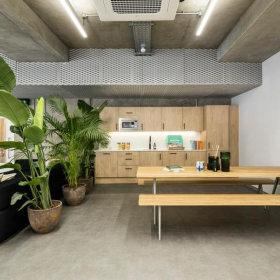 Executive office in London. Click for details.