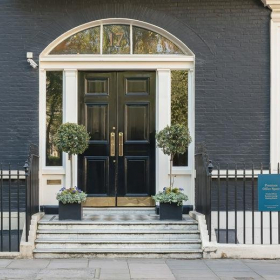 Office accomodation - London. Click for details.