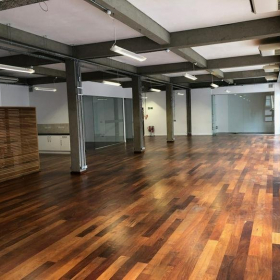 Exterior view of 21, Queen Elizabeth Street. Click for details.