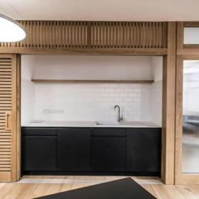 Image of London executive suite. Click for details.
