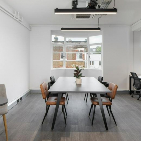 Executive suite to let in London. Click for details.