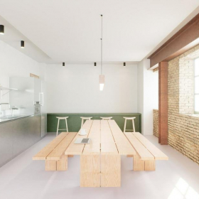 44-46 New Inn Yard executive offices. Click for details.