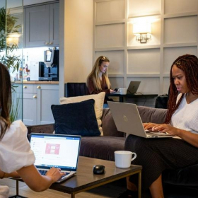 Office suite to rent in London. Click for details.