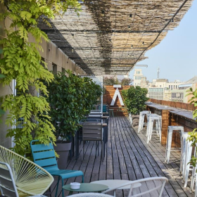 Exterior view of 52, Ronda de Sant Pere, Eixample. Click for details.