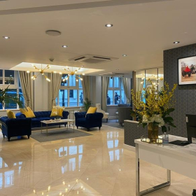 Executive office to let in London. Click for details.