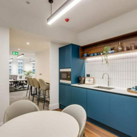 London executive suite. Click for details.