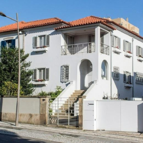 Image of Porto executive office. Click for details.