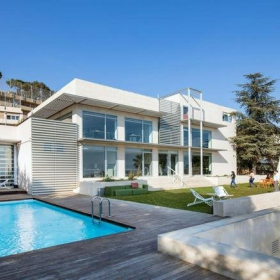 Executive office centres in central Barcelona. Click for details.