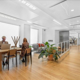 Serviced office centres to lease in Milan. Click for details.
