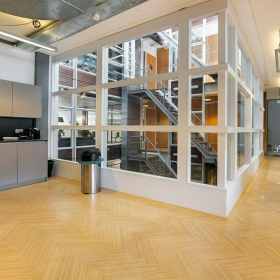 Exterior view of Kennemerplein 6, 14. Click for details.