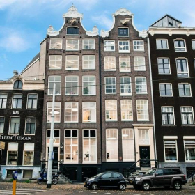 Interior of Nieuwezijds Voorburgwal 296, 298. Click for details.