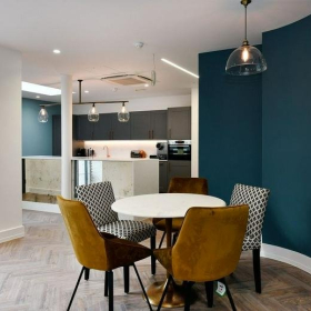 Interior of 118 Piccadilly. Click for details.