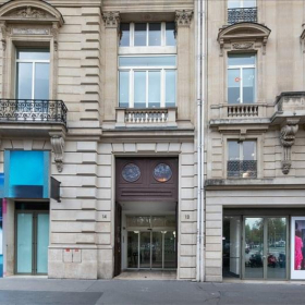 Serviced office centres to lease in Paris. Click for details.