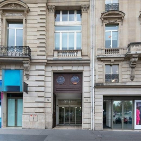 Serviced office centres to lease in Paris. Click for details.