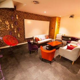 Serviced office centres to rent in Paris. Click for details.