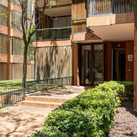 Executive offices in central Barcelona. Click for details.