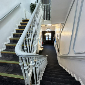 Executive offices to lease in Bradford. Click for details.