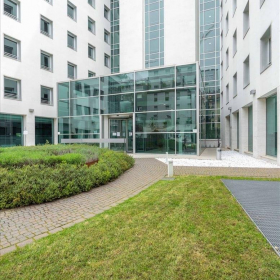 Image of Milan executive office. Click for details.