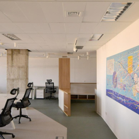 8A, Avenida de Burgos. Click for details.