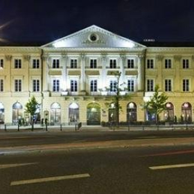 Office suite to hire in Warsaw. Click for details.