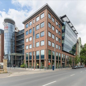 Exterior view of Árpád fejedelem útja 26, 28. Click for details.