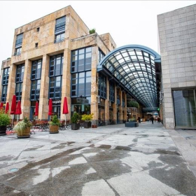 Exterior view of Baarerstrasse 14-16, 2nd floor. Click for details.