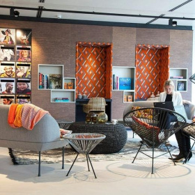 Interior of Avenue Marnix 13-17. Click for details.