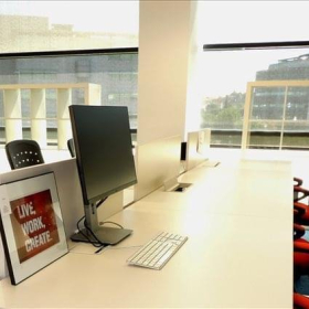 Exterior image of Calle Anabel Segura nº 11. Click for details.