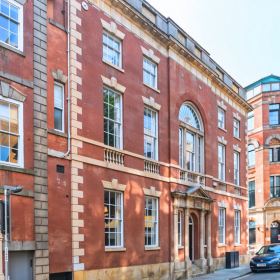 Exterior view of 19 Castle Gate, Stanford House. Click for details.